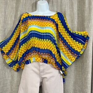 NWT, 5th Culture top SZ Sm